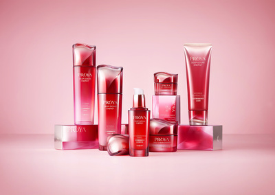 日常生活中的化妆品场景图